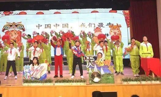 翰墨飘香书春联 文化助残进社区